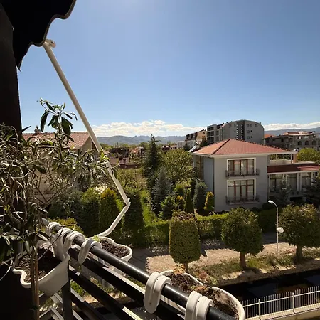 Tushemisht Serenity View Apartmán